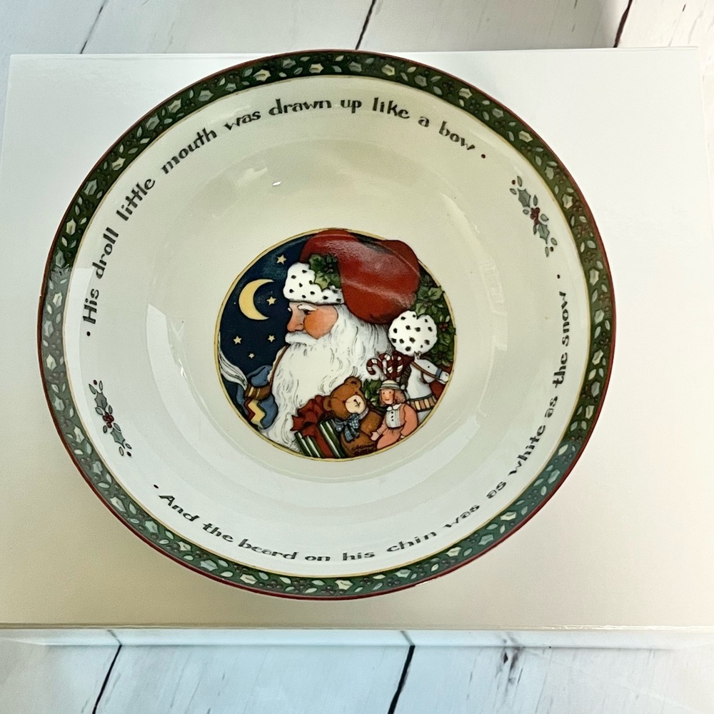 International China "A Christmas Story" 9.25" Serving Bowl - Susan Winget Santa